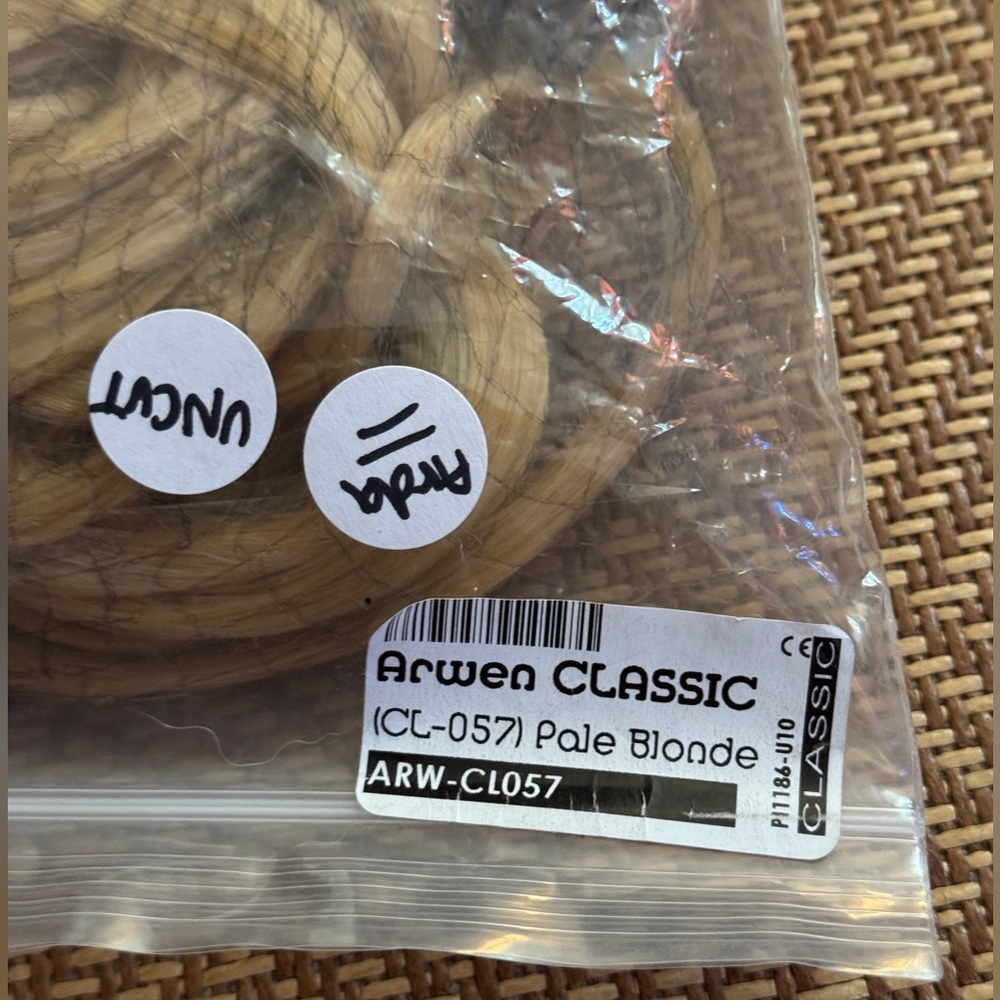 Arda Arwen Classic Lacefront Wig in Pale Blonde CL-057 Uncut - Picture 5 of 6